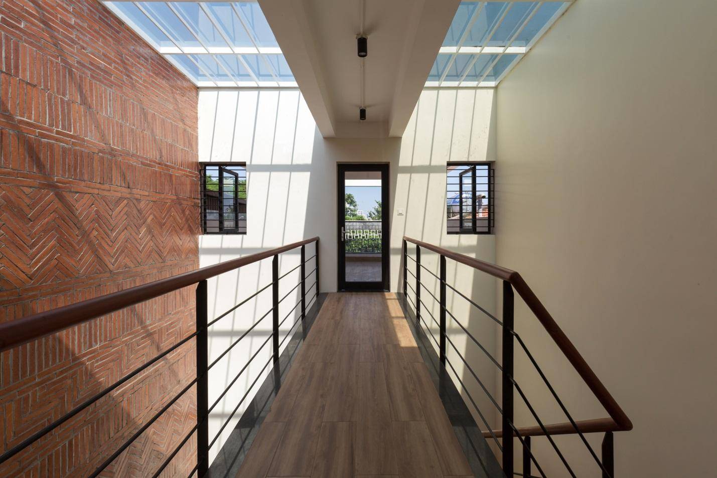 Thiết kế hiện đại kết hợp yếu tố truyền thống Bắc bộ của ngôi nhà 5 tầng ở Hà Nội - Ảnh 7
