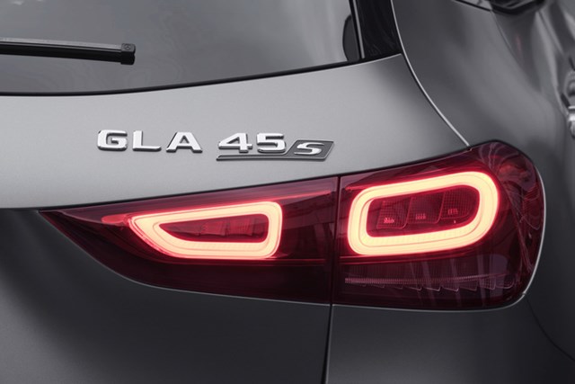  Ra mắt Mercedes-AMG GLA 45 - Đỉnh cao của dòng G thấp nhất  - Ảnh 7