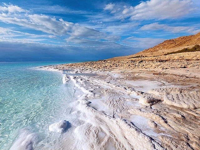 Một kỳ quan thế giới kh&aacute;c l&agrave; Biển Chết cũng đang đứng trước nguy cơ biến mất vĩnh viễn.