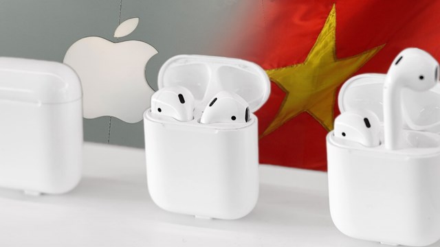 Apple sẽ sản xuất h&agrave;ng loạt tai nghe kh&ocirc;ng d&acirc;y AirPods ở Việt Nam lần đầu ti&ecirc;n. Ảnh: Nikkei Montage/AP/Reuters