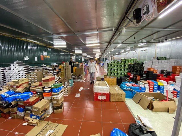 Kho h&agrave;ng rộng gần 10.000 m2 ở TP L&agrave;o Cai