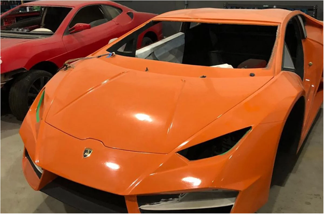 Bên trong nhà máy sản xuất siêu xe Ferrari, Lamborghini nhái - Ảnh 1