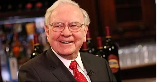 Warren Buffett hiện l&agrave; người gi&agrave;u thứ 4 thế giới. Ảnh:&nbsp;CNBC