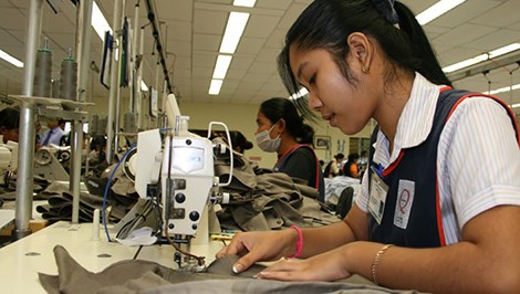 Sản xuất đồ may mặc l&agrave; một trong những thế mạnh của Indonesia.