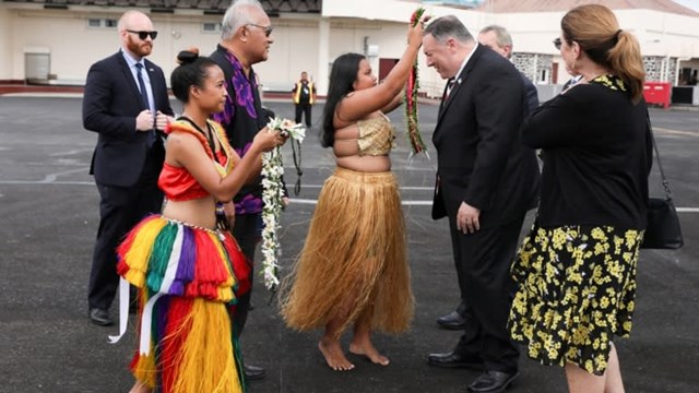Ngoại trưởng Mỹ Mike Pompeo trong chuyến thăm ngắn đến Li&ecirc;n bang Micronesia