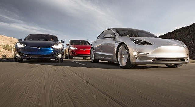 Tesla Model S, X v&agrave;&nbsp;Model 3. Ảnh: MotorTrend