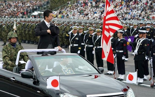 Thủ tướng Shinzo Abe vẫn chưa thể thực hiện một trong những mục ti&ecirc;u lớn nhất của m&igrave;nh l&agrave; sửa đổi hiến ph&aacute;p. (Ảnh: Reuters)