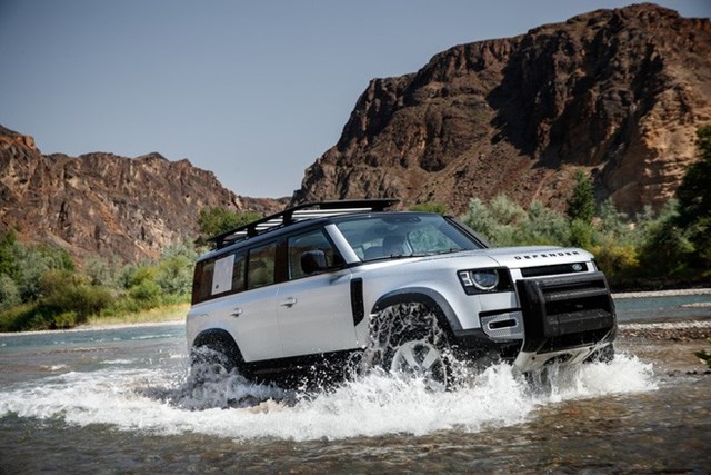 Land Rover Defender 2020 trình làng với giá từ dưới 4 tỷ đồng - Ảnh 10