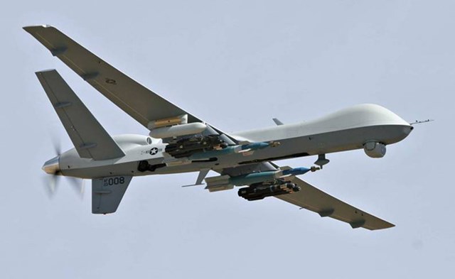 UAV Predator nổi tiếng của Mỹ khi được trang bị vũ kh&iacute; hạng nặng.
