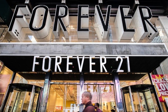 Biểu tượng thời trang nhanh&nbsp;Forever 21 nộp đơn ph&aacute; sản. Ảnh:&nbsp;Bloomberg.