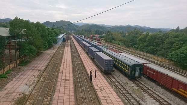 Đo&agrave;n t&agrave;u chuy&ecirc;n container kết nối giữa Đường sắt Việt Nam v&agrave; Đường sắt Trung Quốc. (Ảnh: VNR cung cấp)