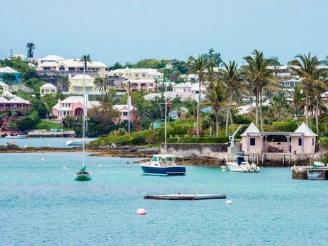 Bloomberg được cho l&agrave; sở hữu một căn nh&agrave; trước biển trị gi&aacute; 10 triệu USD tại Bermuda.