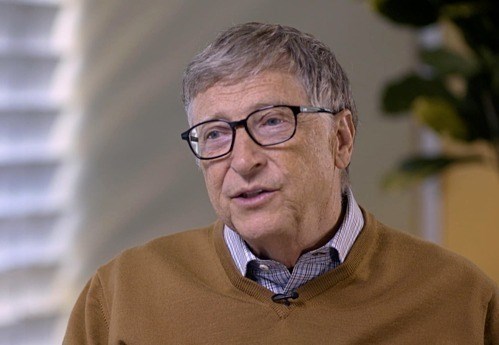 Đồng s&aacute;ng lập Microsoft Bill Gates trong một cuộc phỏng vấn với Bloomberg. Ảnh:Bloomberg