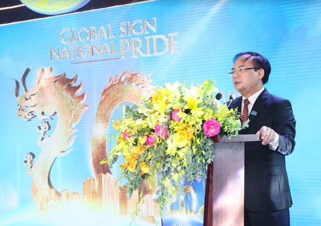 Thứ trưởng Bộ X&acirc;y dựng Nguyễn Văn Sinh ph&aacute;t biểu ch&uacute;c mừng sự kiện. Ảnh HQC