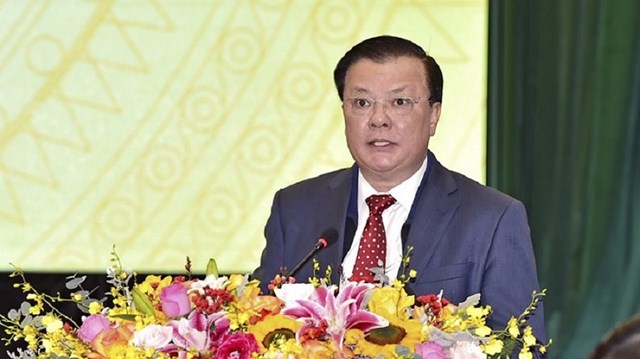 Bộ trưởng Bộ Tài chính Đinh Tiến Dũng phát biểu tiếp thu ý kiến chỉ đạo của Thủ tướng Chính phủ tại Hội nghị. 
