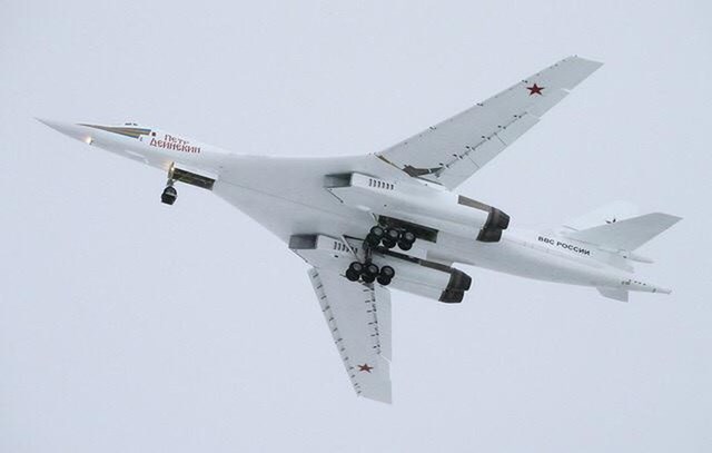 Chiếc Tu-160M2 vừa ra mắt được Nga tận dụng khung th&acirc;n từ những chiếc m&aacute;y bay đang l&agrave;m dang dở thời Li&ecirc;n X&ocirc;.