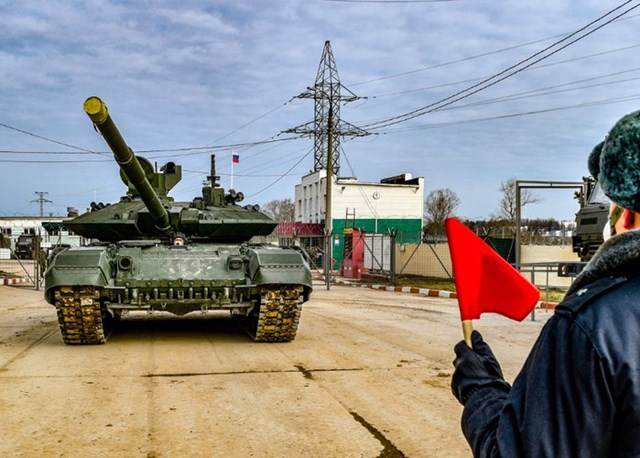 Sau n&agrave;y, Sư đo&agrave;n bộ binh cơ giới cận vệ số 2 Tamanskaya tiếp tục được trang bị những loại xe tăng hiện đại hơn như T-80 v&agrave; bắt đầu bi&ecirc;n chế xe tăng T-90 từ năm 2007.
