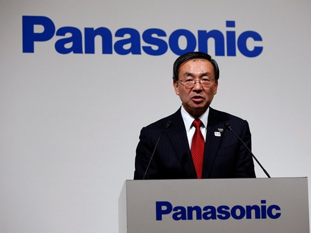 Kazuhiro Tsuga, chủ tịch của Panasonic - Ảnh: Reuters.