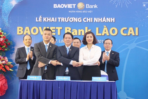 BAOVIET Bank chi nh&aacute;nh L&agrave;o Cai k&yacute; kết hợp t&aacute;c với c&aacute;c đơn vị