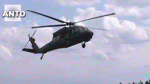 Ch&iacute;nh phủ Jordan đ&atilde; mua một chiếc m&aacute;y bay trực thăng UH-60M Black Hawk theo ti&ecirc;u chuẩn của Lục qu&acirc;n Mỹ, bổ sung v&agrave;o phi đội m&aacute;y bay chuy&ecirc;n dụng chở c&aacute;c th&agrave;nh vi&ecirc;n của Ho&agrave;ng gia nước n&agrave;y.