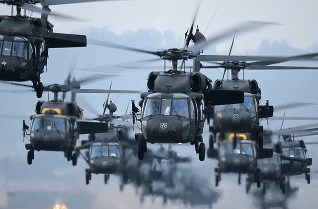 Ước t&iacute;nh phi đội UH-60 của Mỹ đ&atilde; c&oacute; hơn 9 triệu giờ bay v&agrave; rất nhiều biến thể trong số đ&oacute; l&agrave; trực thăng vũ trang hỗ trợ t&aacute;c chiến tr&ecirc;n kh&ocirc;ng.