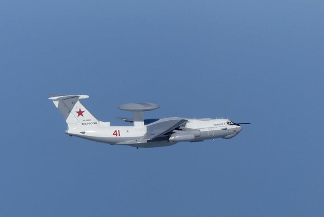  Beriev A-50 là máy bay chỉ huy và cảnh báo sớm trên không (AWACS) do Tổ hợp khoa học hàng không Beriev tại Taganrog chế tạo trên cơ sở máy bay vận tải Il-76 của Liên Xô, để thay thế cho chiếc Tupolev Tu-126 Moss. 