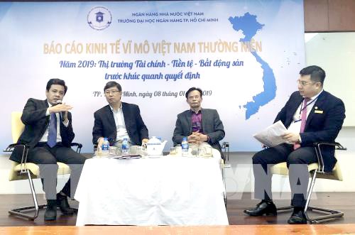 Các chuyên gia thảo luận về động lực phát triển kinh tế Việt Nam giai đoạn 2019-2020.