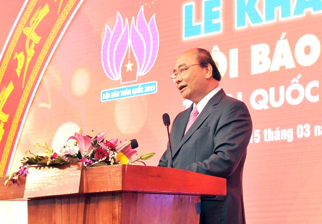 Thủ tướng Nguyễn Xu&acirc;n Ph&uacute;c ph&aacute;t biểu ch&agrave;o mừng Hội b&aacute;o to&agrave;n quốc 2019.