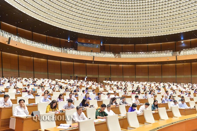 Các đại biểu Quốc hội tại phiên họp toàn thể hội trường sáng 31/5.