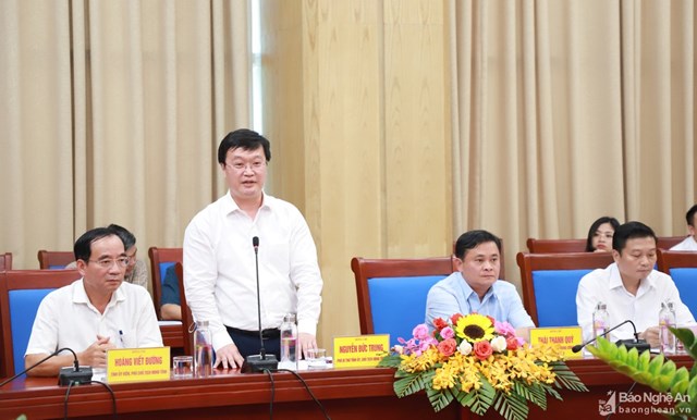 Chủ tịch UBND tỉnh Nghệ An Nguyễn Đức Trung phát biểu tại hội nghị.