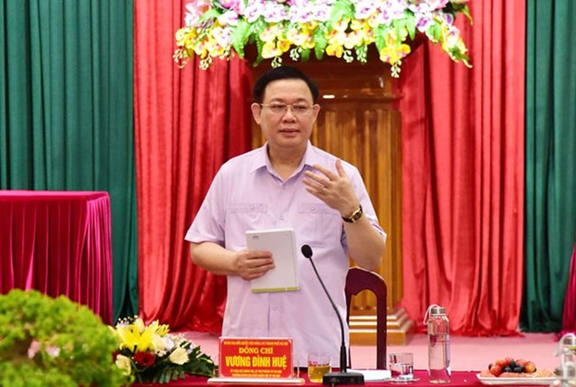 Bí thư Thành uỷ Hà Nội Vương Đình Huệ phát biểu tại buổi làm việc.
