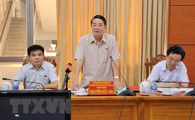 Chủ nhiệm UBTCNS Quốc hội Nguyễn Đức Hải&nbsp;chủ tr&igrave; phi&ecirc;n họp.