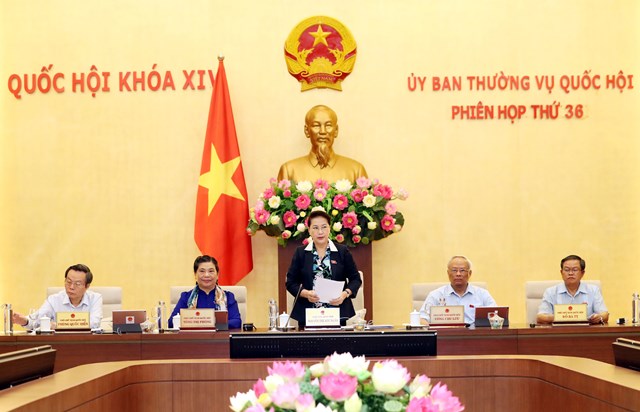 Chủ tịch Quốc hội Nguyễn Thị Kim Ngân phát biểu khai mạc Phiên họp. 