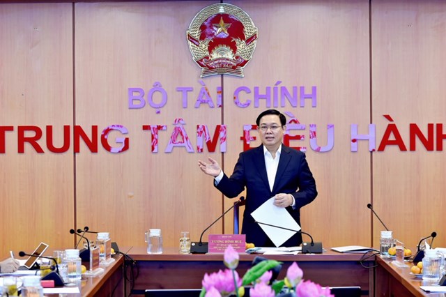 Phó Thủ tướng Vương Đình Huệ chủ trì phiên họp.