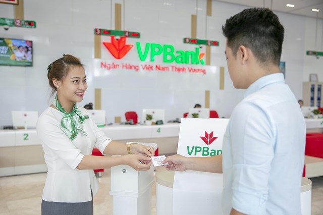VPBank lọt top 10 doanh nghiệp tư nhân lớn nhất việt nam 2018 - Ảnh 1
