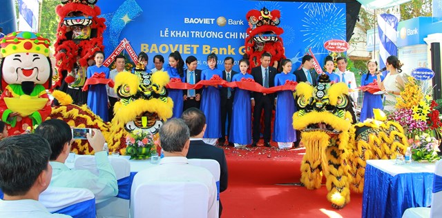Lễ cắt băng Chi nhánh BAOVIET Bank Gia Lai.