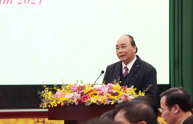Thủ tướng Ch&iacute;nh phủ Nguyễn Xu&acirc;n Ph&uacute;c đ&aacute;nh gi&aacute; cao v&agrave; biểu dương những kết quả ng&agrave;nh T&agrave;i ch&iacute;nh đ&atilde; đạt được.