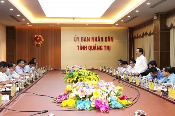 Quang cảnh buổi l&agrave;m việc của Bộ trưởng Đinh Tiến Dũng với UBND tỉnh Quảng Trị.