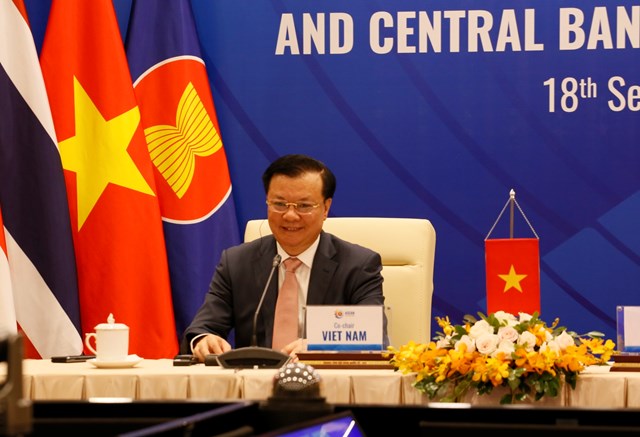 Bộ trưởng Bộ T&agrave;i ch&iacute;nh Việt Nam Đinh Tiến Dũng tại Hội nghị.