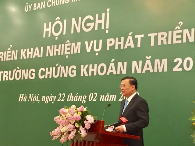 Bộ trưởng Đinh Tiến Dũng ph&aacute;t biểu tại hội nghị.