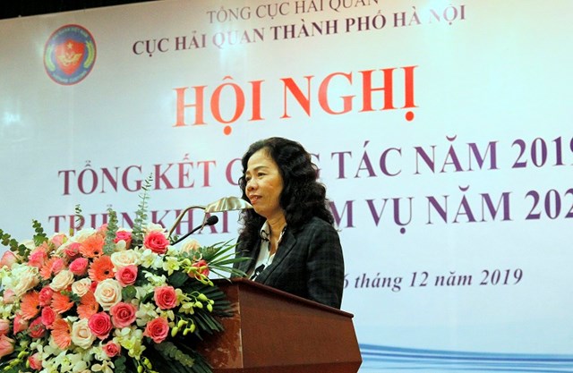 Thứ trưởng Bộ T&agrave;i ch&iacute;nh Vũ Thị Mai ph&aacute;t biểu chỉ đạo tại Hội nghị.