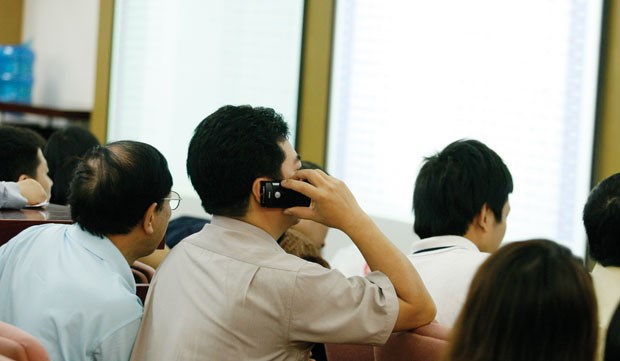 Bán khống chứng khoán: Những rủi ro tiềm ẩn - Ảnh 1