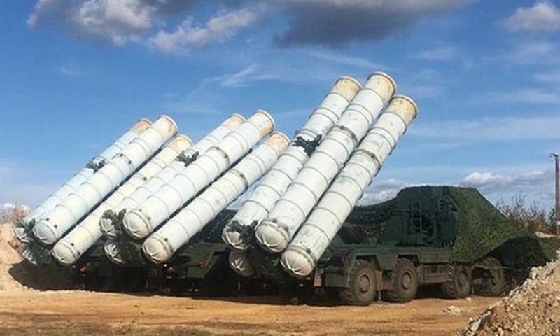  Quá trình đào tạo kíp trắc thủ vận hành các tổ hợp S-300 được phía Nga thông báo rằng đã hoàn tất vào tháng 4-2019, kể từ thời điểm này binh lính Syria có thể độc lập vận hành. 