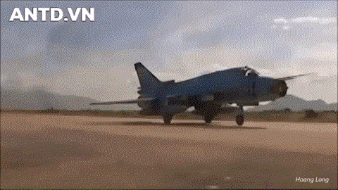 Sức mạnh "đôi cánh ma thuật" cường kích Su-22 của Việt Nam - Ảnh 18