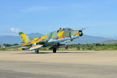 Sức mạnh "đôi cánh ma thuật" cường kích Su-22 của Việt Nam - Ảnh 16