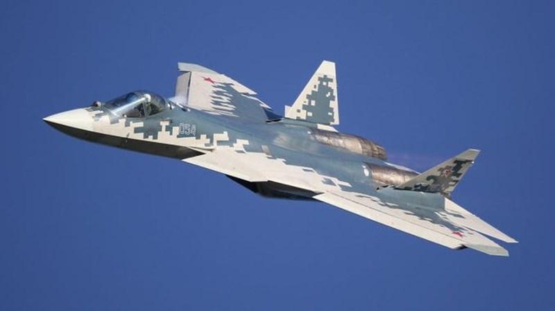  Cần nói thêm rằng theo hợp đồng đã ký trước đó, không quân Nga sẽ nhận được khoảng 80 máy bay chiến đấu Su-57, chúng được quảng cáo sẽ vượt trội hơn tất cả các tiêm kích tàng hình nước ngoài hiện có. 
