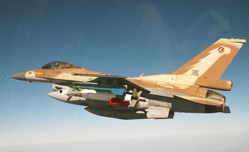  Một nguồn tin khác lưu ý rằng tiêm kích Israel đã rút đi với tốc độ nhanh hơn nhiều so với khi tiếp cận khu vực phóng tên lửa, khả năng cao là F-16I đã phải bật tăng lực để đẩy tốc độ lên mức siêu âm nhằm thoát khỏi S-300 