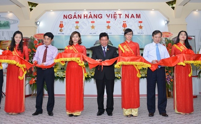 Vietcombank giới thiệu ứng dụng công nghệ hiện đại - Ảnh 1