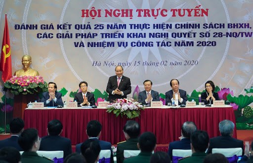 Thủ tướng Nguyễn Xu&acirc;n Ph&uacute;c v&agrave; đại biểu Ch&iacute;nh phủ v&agrave; c&aacute;c bộ, ng&agrave;nh tại Hội nghị.