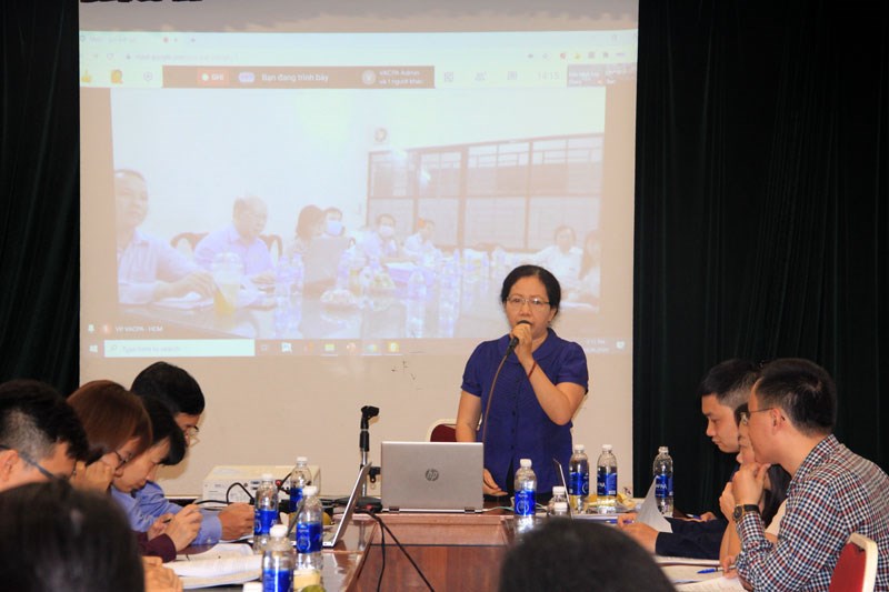Bà Hà Thị Ngọc Hà - Phó Chủ tịch phụ trách chuyên môn VACPA, phát biểu khai mạc phiên họp thảo luận, soạn thảo CMKiT (trực tuyến) năm 2020 lần thứ nhất.